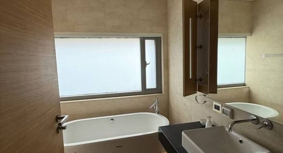 For sale 2 bedrooms condo in Sathon, Bangkok