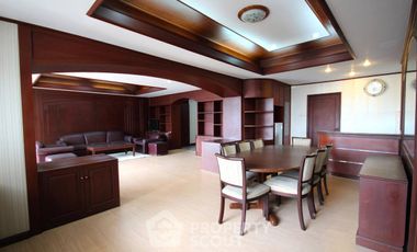 Apartamento en alquiler de 3 habitaciones en Khlong Toei, Bangkok