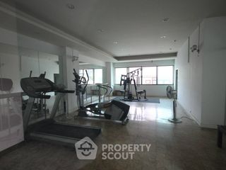 Apartamento en alquiler de 3 habitaciones en Khlong Toei, Bangkok
