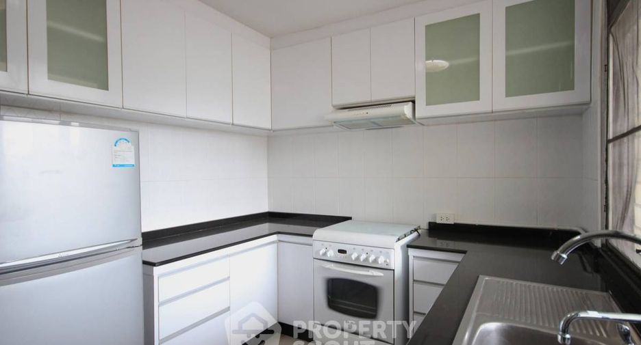 Apartamento en alquiler de 3 habitaciones en Khlong Toei, Bangkok