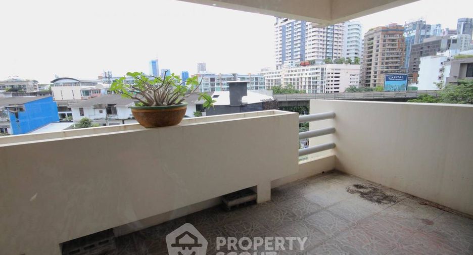 Apartamento en alquiler de 3 habitaciones en Khlong Toei, Bangkok
