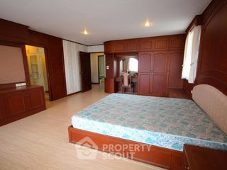 Apartamento en alquiler de 3 habitaciones en Khlong Toei, Bangkok