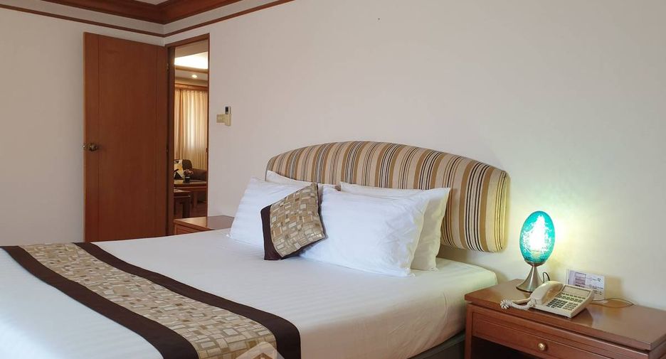 For rent 2 bedrooms condo in Watthana, Bangkok