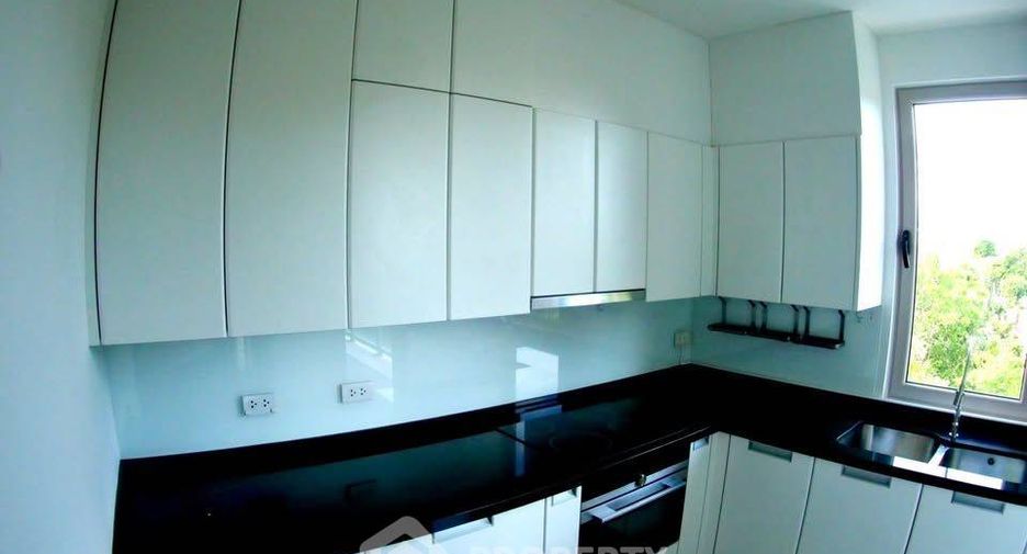 For rent 2 bedrooms condo in Yan Nawa, Bangkok
