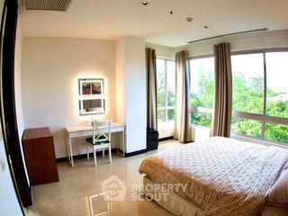 For rent 2 bedrooms condo in Yan Nawa, Bangkok
