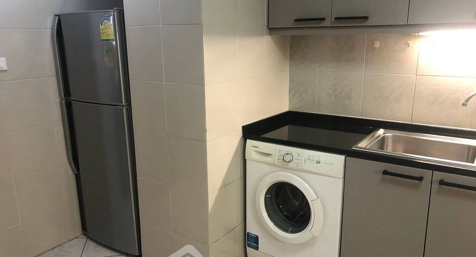 For rent 2 bedrooms condo in Watthana, Bangkok