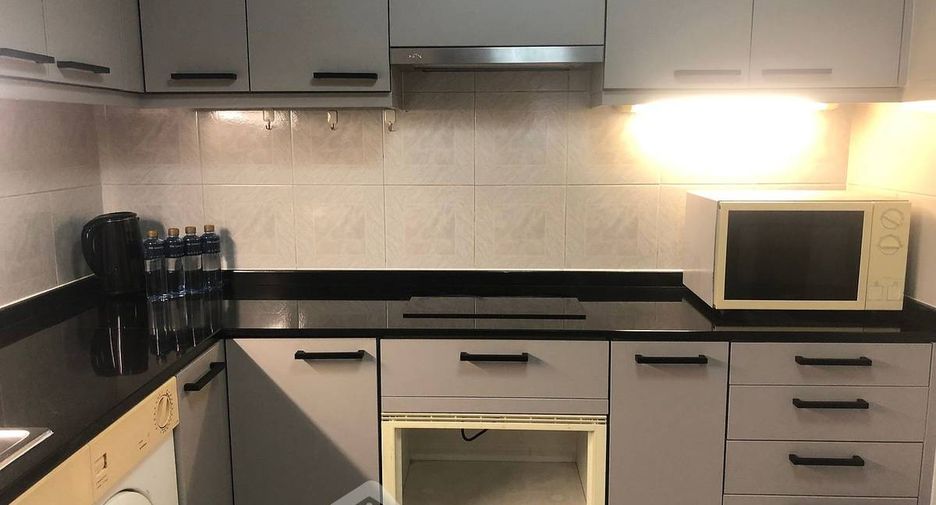 For rent 2 bedrooms condo in Watthana, Bangkok