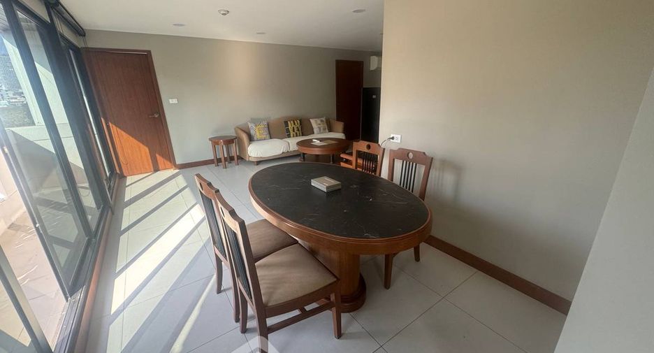 For rent 2 bedrooms condo in Watthana, Bangkok