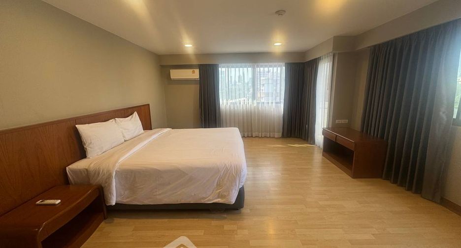 For rent 2 bedrooms condo in Watthana, Bangkok