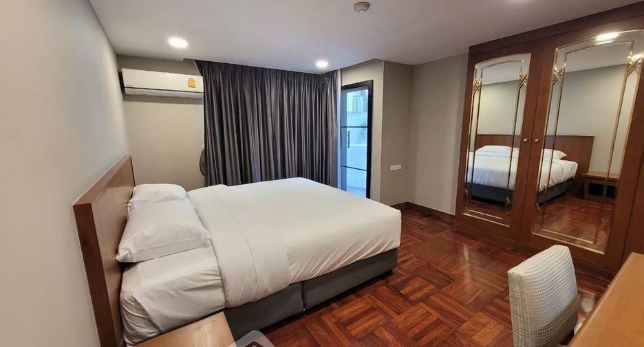 For rent 2 bedrooms condo in Watthana, Bangkok