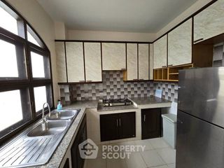 For rent 4 bedrooms townhouse in Phra Khanong, Bangkok