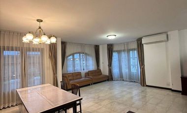 For rent 4 bedrooms townhouse in Phra Khanong, Bangkok