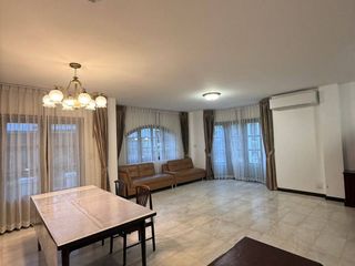 Reihenhaus zur Miete mit 4 Zimmer in Phra Khanong, Bangkok