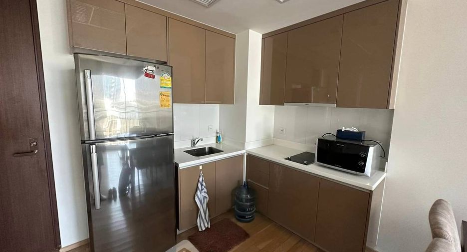 Condo en alquiler de 1 habitaciones en Khlong Toei, Bangkok