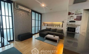 For rent 2 bedrooms condo in Khlong San, Bangkok