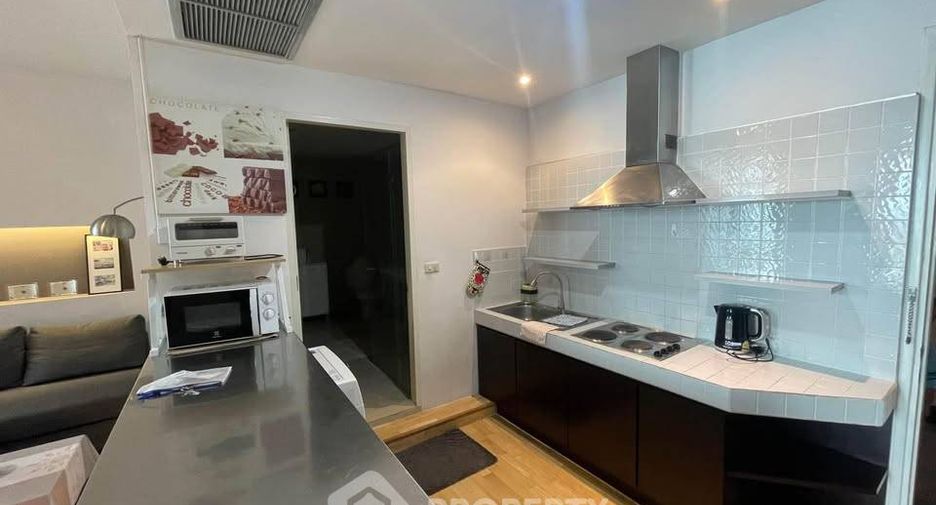 For rent 2 bedrooms condo in Khlong San, Bangkok