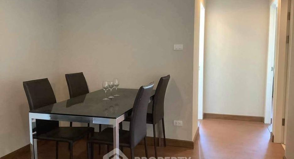 For rent 2 bedrooms condo in Huai Khwang, Bangkok