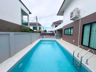 Haus zur Miete mit 5 Zimmer in Bang Lamung, Chonburi