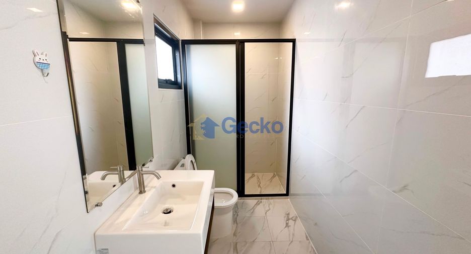 Haus zur Miete mit 5 Zimmer in Bang Lamung, Chonburi
