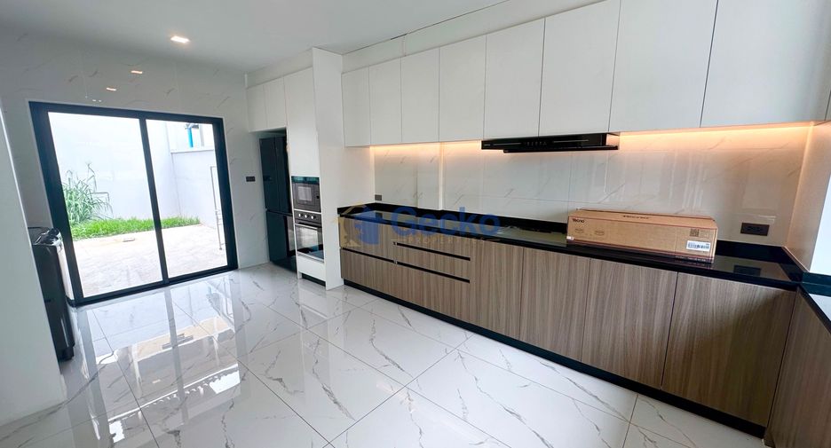 Haus zur Miete mit 5 Zimmer in Bang Lamung, Chonburi