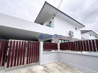 Haus zur Miete mit 5 Zimmer in Bang Lamung, Chonburi