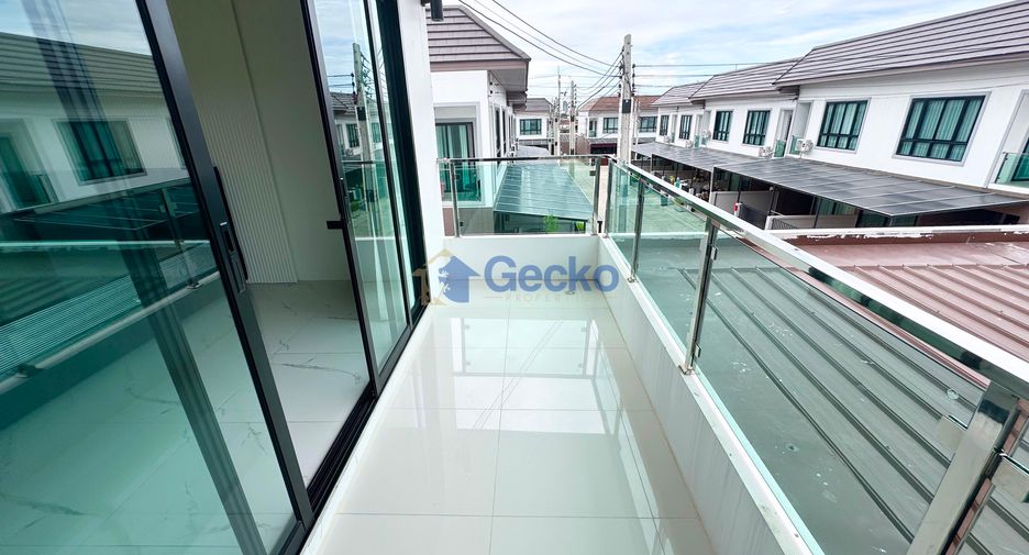 Haus zur Miete mit 5 Zimmer in Bang Lamung, Chonburi