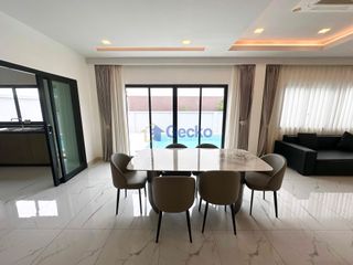 Haus zur Miete mit 5 Zimmer in Bang Lamung, Chonburi