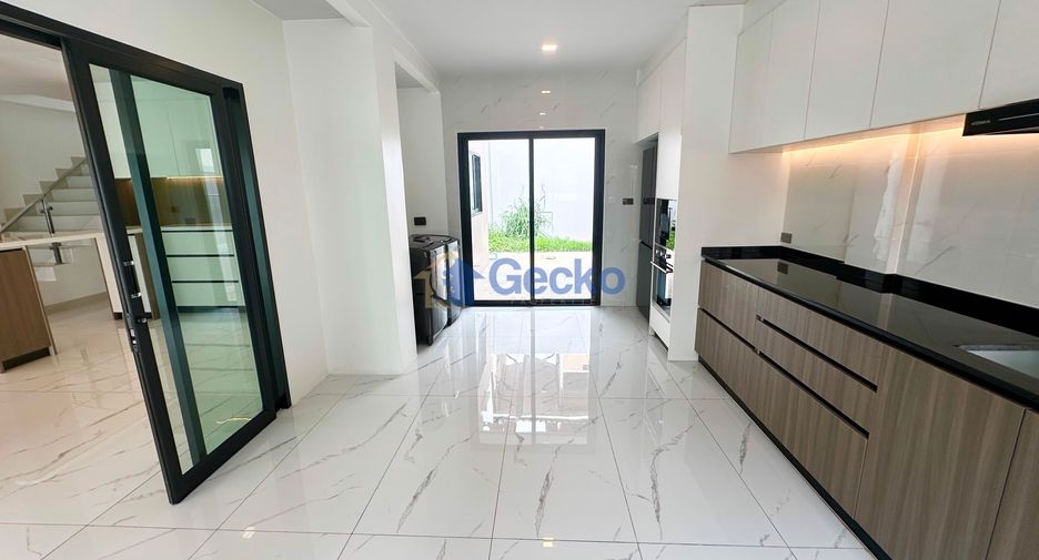 Haus zur Miete mit 5 Zimmer in Bang Lamung, Chonburi