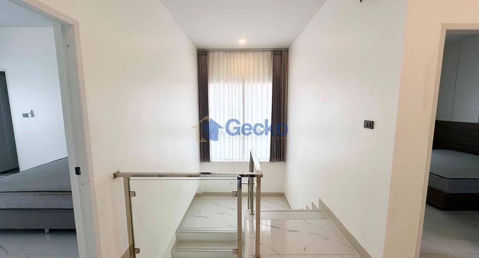 Haus zur Miete mit 5 Zimmer in Bang Lamung, Chonburi
