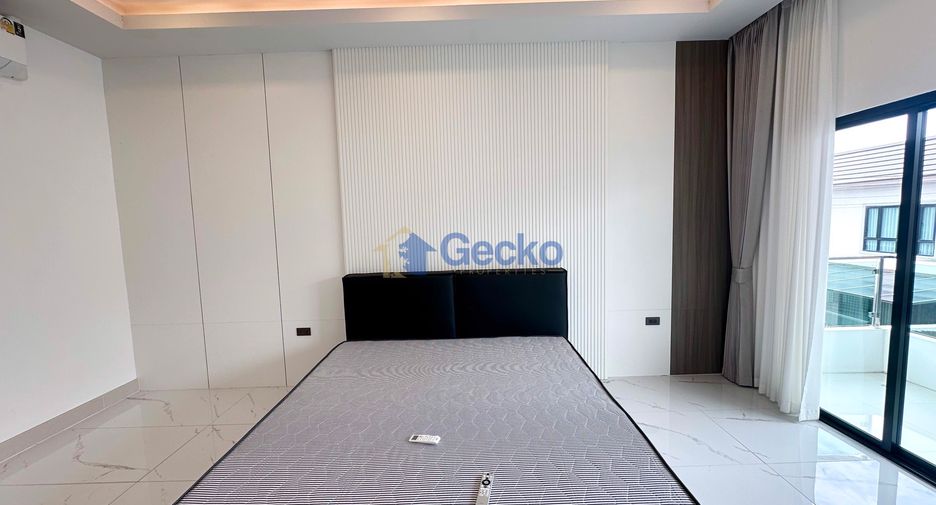 Haus zur Miete mit 5 Zimmer in Bang Lamung, Chonburi