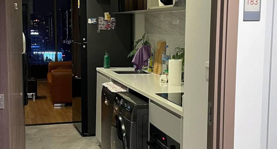 For rent 2 bedrooms condo in Watthana, Bangkok