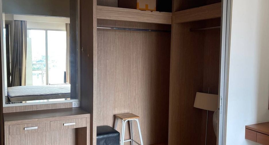Condo en alquiler de 1 habitaciones en Khlong Toei, Bangkok