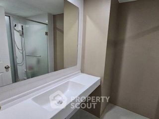For rent 2 ベッドルーム condo in Thon Buri, Bangkok