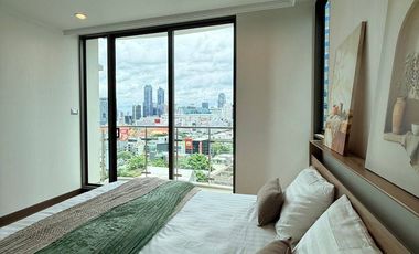 For rent 2 bedrooms condo in Watthana, Bangkok