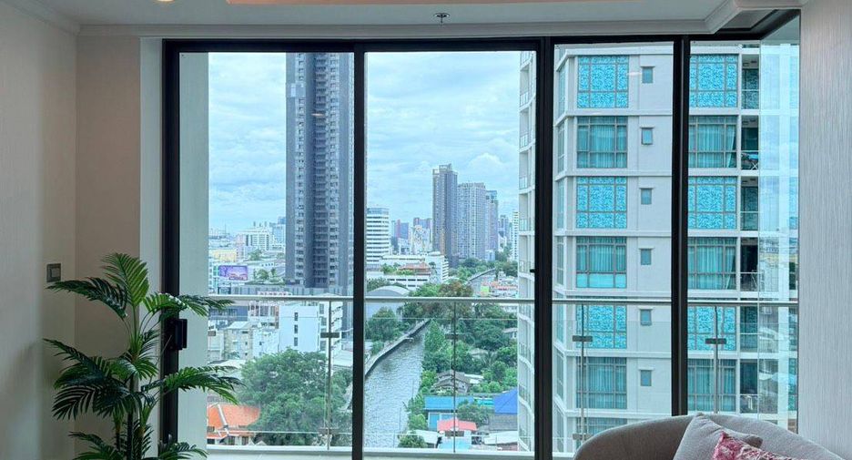 For rent 2 bedrooms condo in Watthana, Bangkok