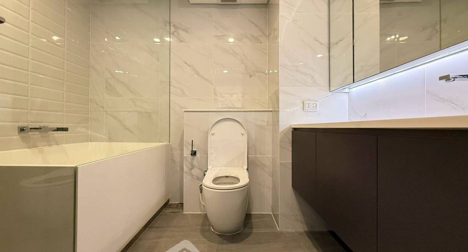 For rent 1 bed condo in Huai Khwang, Bangkok