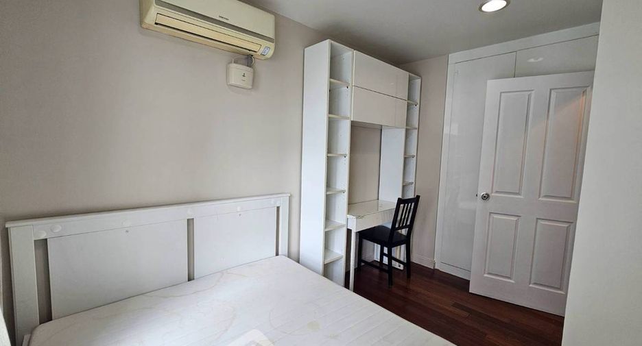 For rent 2 bedrooms condo in Huai Khwang, Bangkok