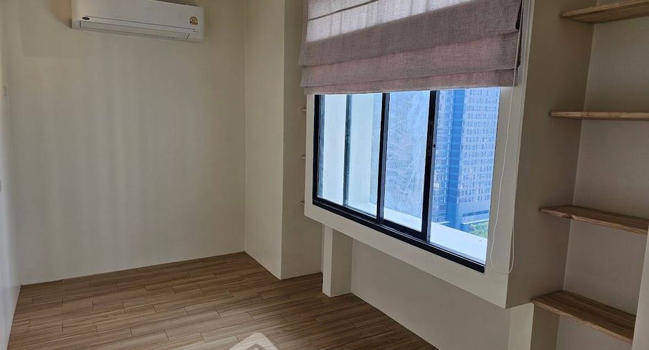 For rent 4 bedrooms condo in Khlong Toei, Bangkok