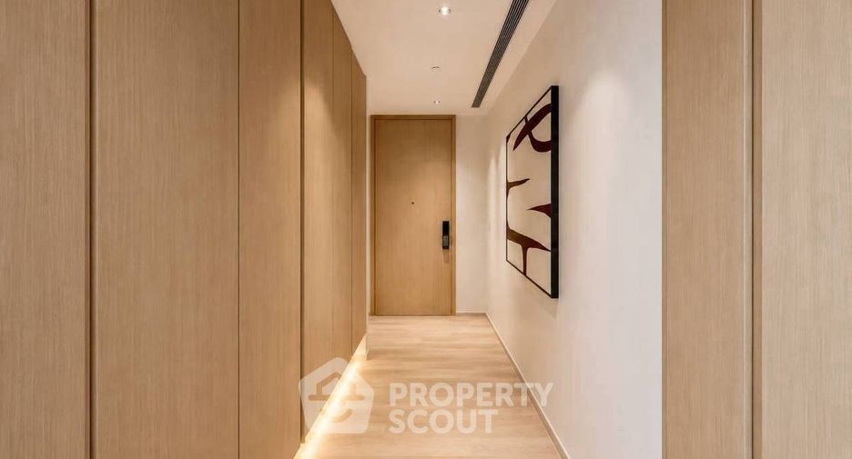 For rent 3 bedrooms condo in Sathon, Bangkok
