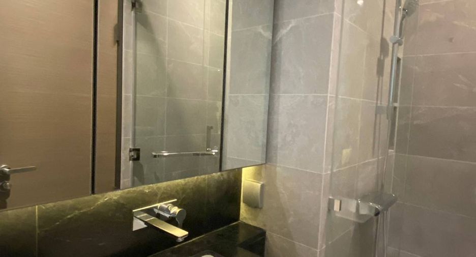 Wohnung zur Miete mit 2 Zimmer in Pathum Wan, Bangkok