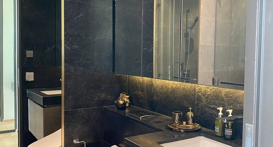 Wohnung zur Miete mit 2 Zimmer in Pathum Wan, Bangkok