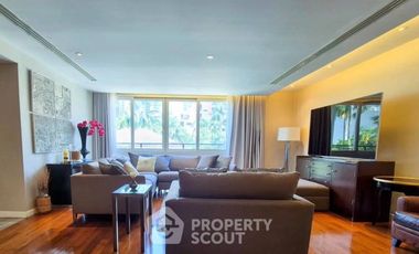 For rent 4 bedrooms condo in Watthana, Bangkok