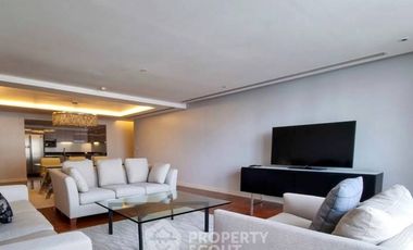 For rent 3 bedrooms condo in Watthana, Bangkok