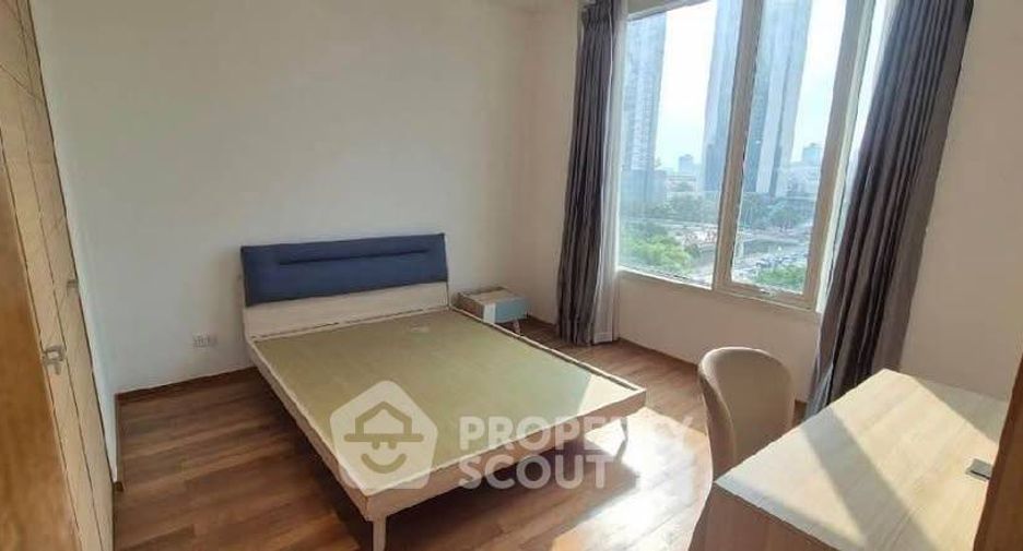 For rent 3 bedrooms condo in Sathon, Bangkok