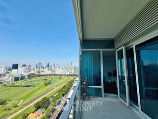 For rent 2 bedrooms condo in Pathum Wan, Bangkok