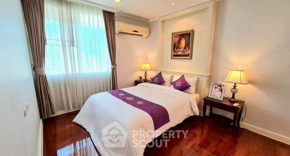 For rent 4 bedrooms apartment in Watthana, Bangkok