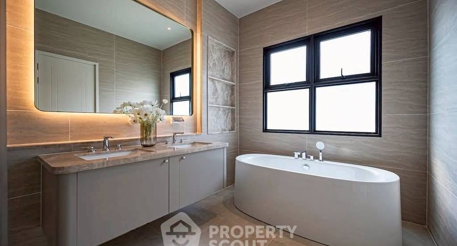 For rent 4 bedrooms house in Saphan Sung, Bangkok