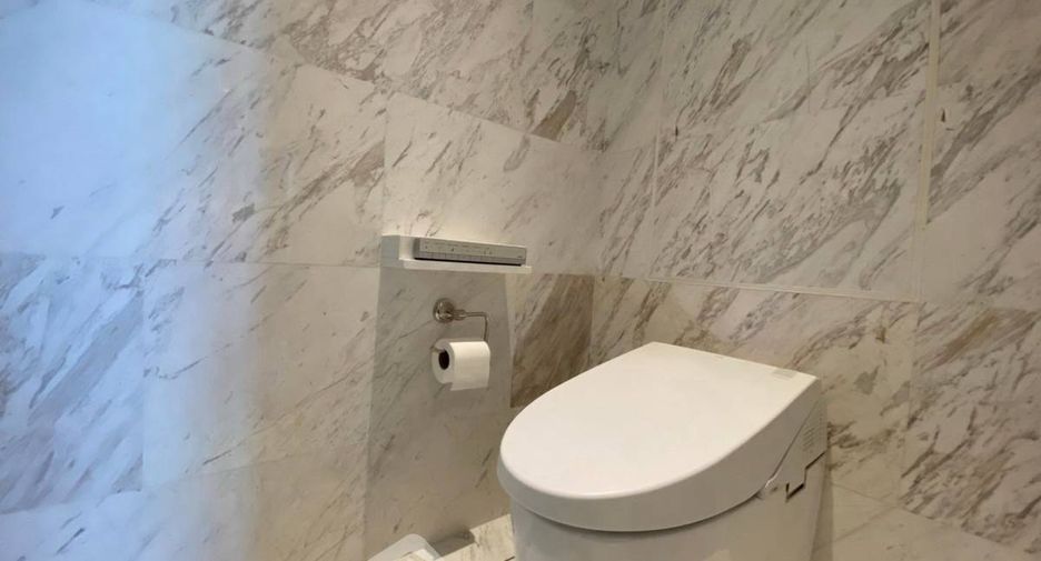 For rent 2 bedrooms condo in Khlong San, Bangkok