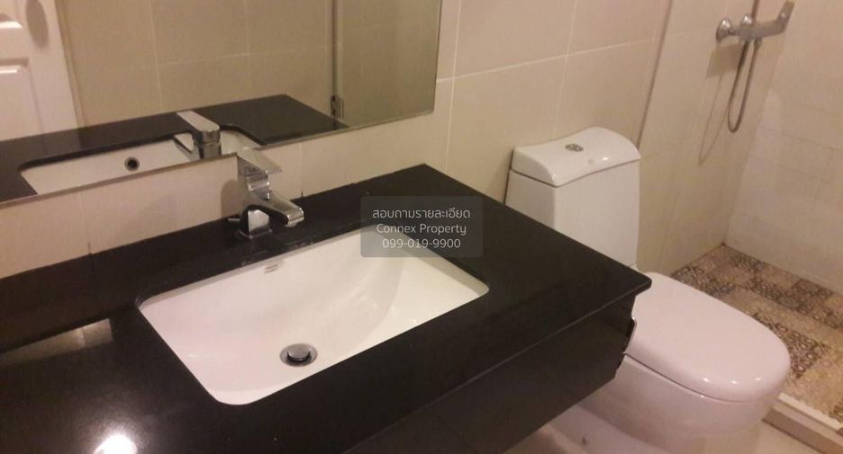 For rent 2 bedrooms condo in Huai Khwang, Bangkok