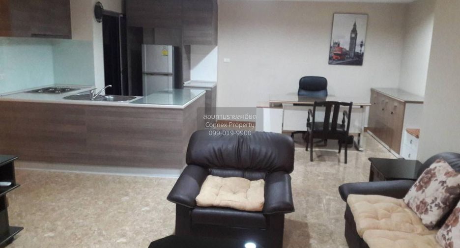 For rent 2 bedrooms condo in Huai Khwang, Bangkok